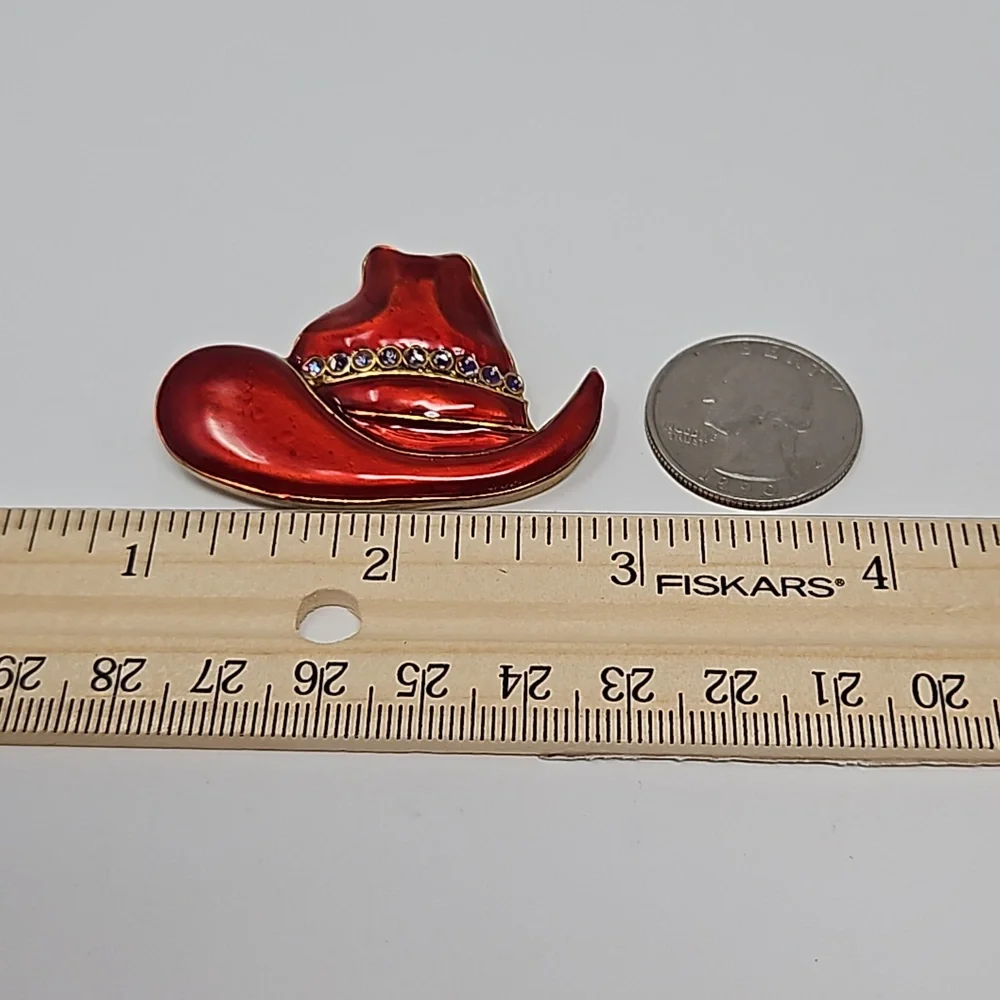 Cowboy Hat Brooch Pin Red Enamel Gold Tone
